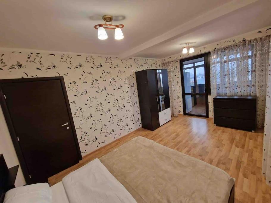 Central, Ideal Pentru Familii Sau Grupuri Отопени Екстериор снимка