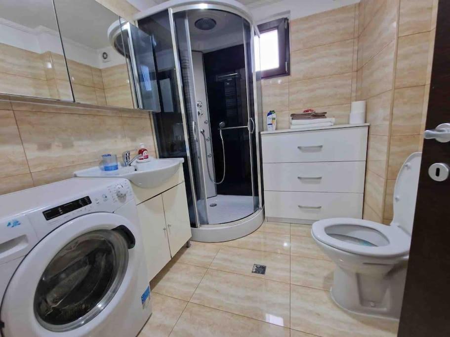 Central, Ideal Pentru Familii Sau Grupuri Отопени Екстериор снимка